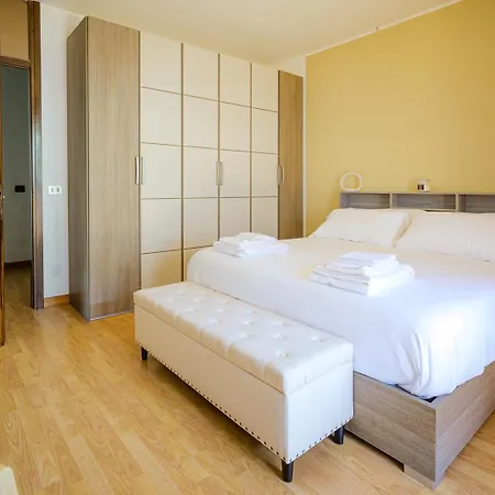 Casa Dei Pini Apartment