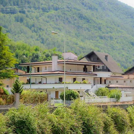 Casa Dei Pini * ティラーノ