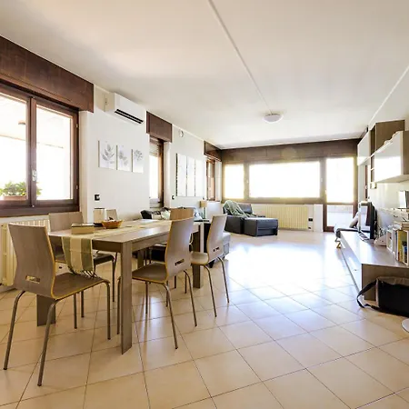 Casa Dei Pini アパート